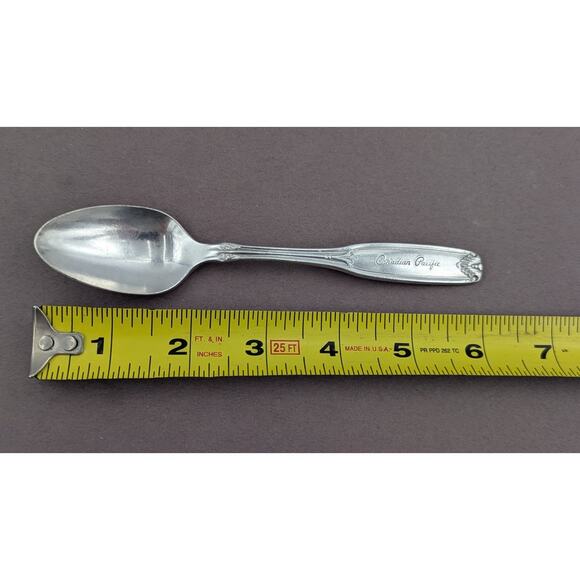 Canadian Pacific Railway Spoon Oneida LTD Silversmiths 6" Teaspoon - Picture 6 of 6